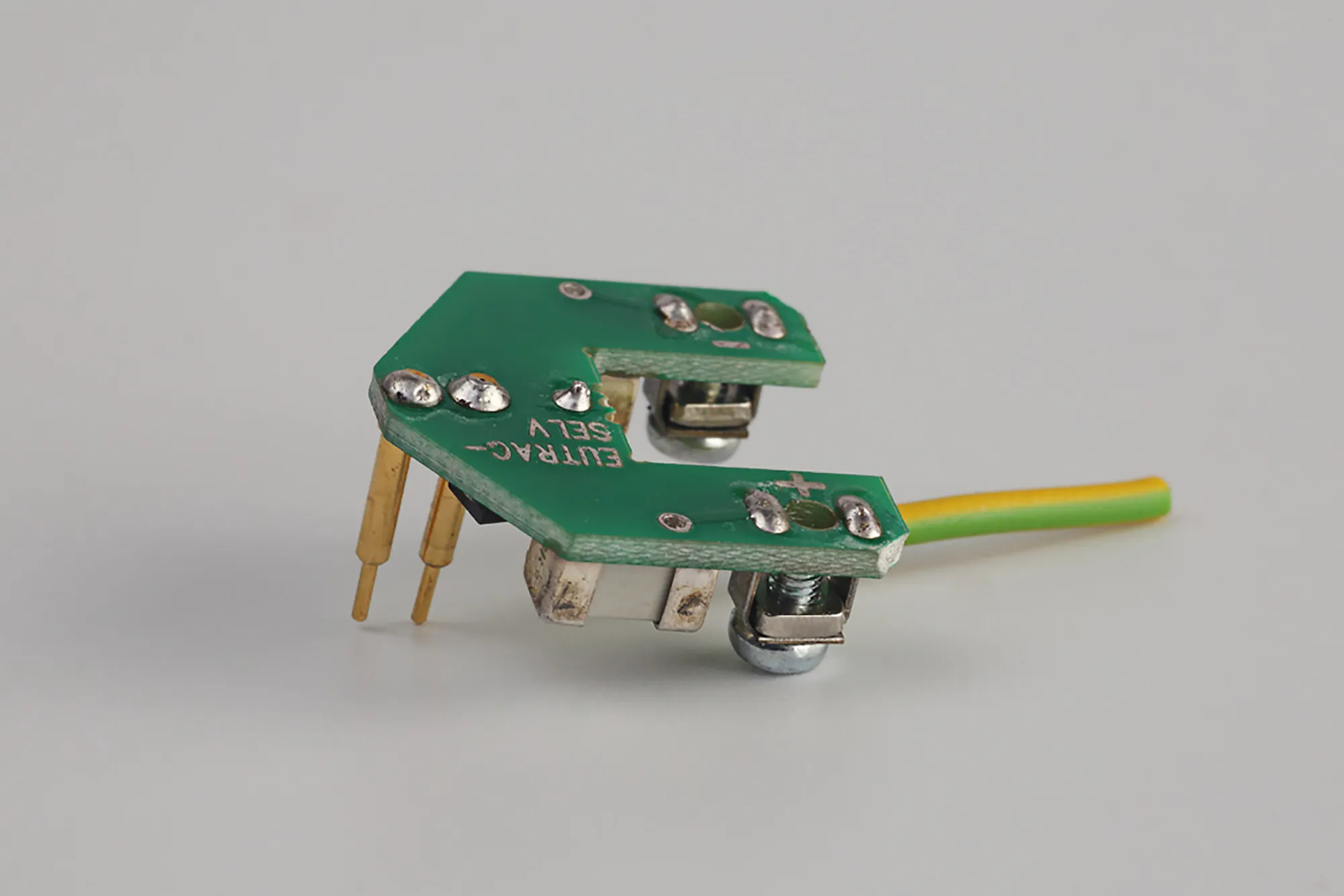 Data Bus Contact With SELV Safety Device and Gold Plated Spring Pins 98-657-0  Eutrac Adapters & Components-Green